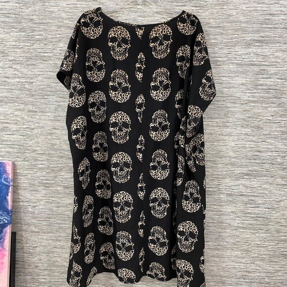 Emery Rose Black V-Neck midi Loose-Fit Dress With Leopard Skull Print Size 4XL - Picture 4 of 4